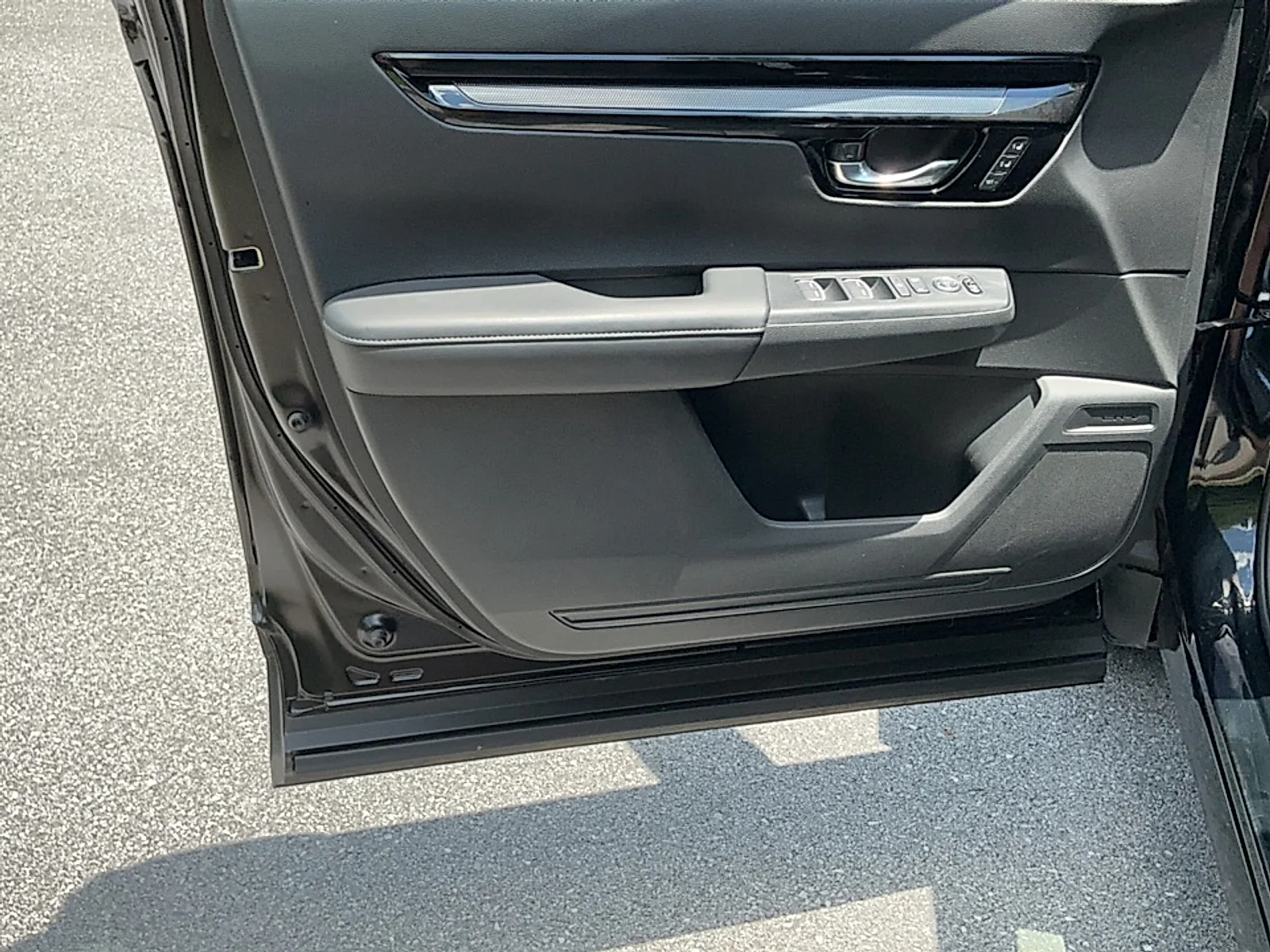 Used 2023 Black Honda EX-L image 6
