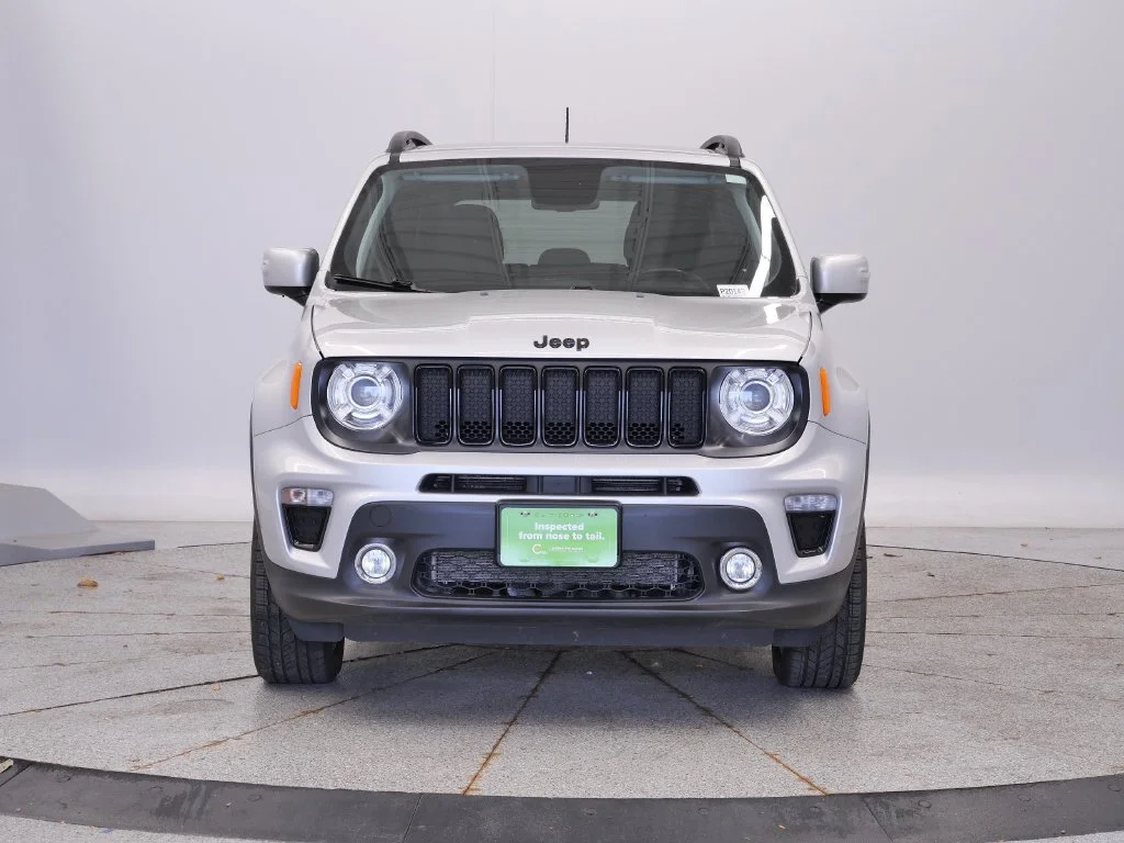 Certified Used 2019 Silver Jeep Latitude image 11