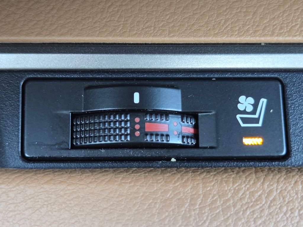 Used 2017 Obsidian Lexus 350 image 5