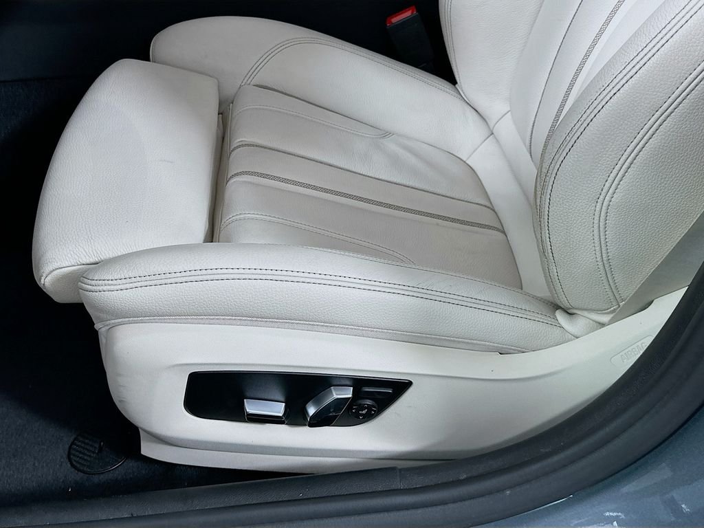 Used 2019 Bluestone Metallic BMW 530i image 20