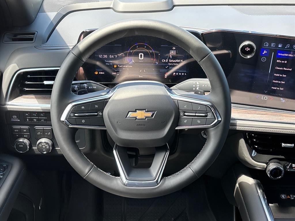 2026 Chevrolet Suburban LT - Photo 9