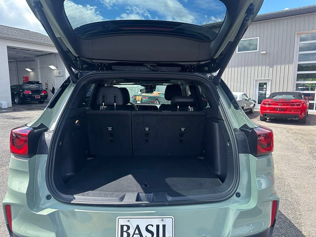 Used 2024 Cacti Green Chevrolet RS image 5