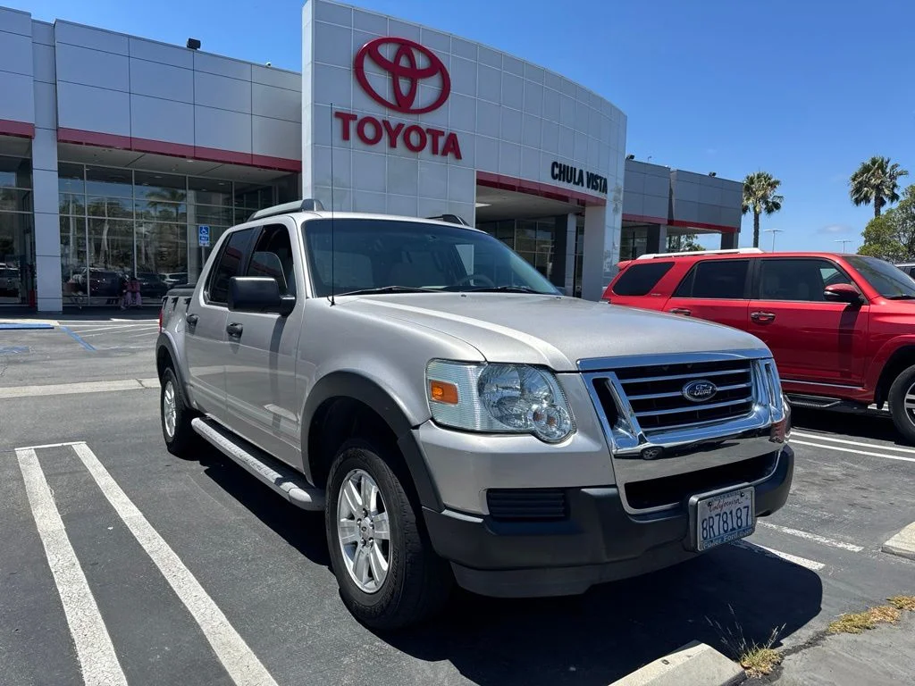 Used 2007 Silver Ford XLT image 2
