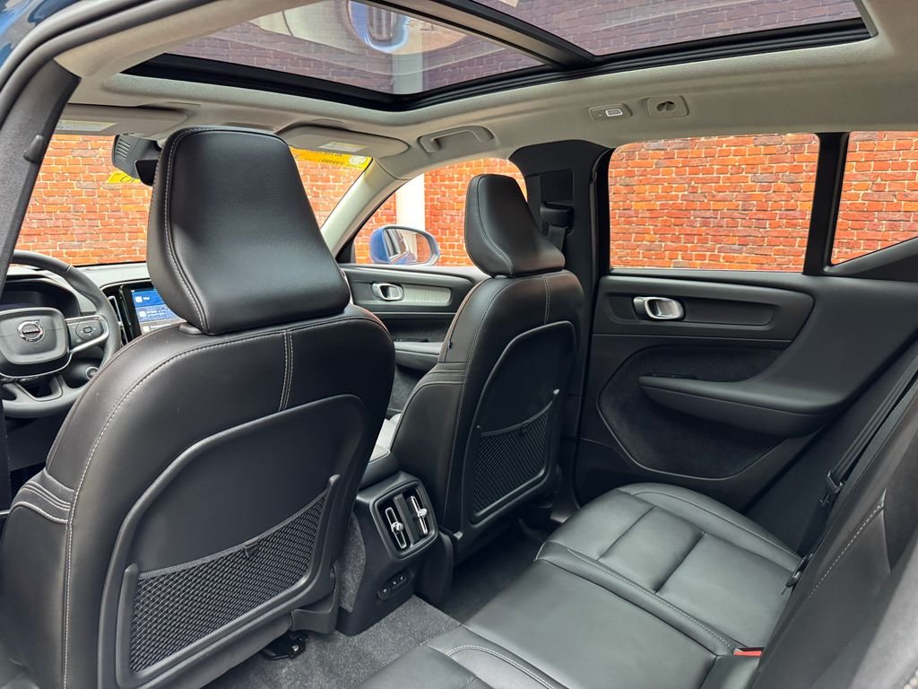 2024 Volvo XC40 Plus - Photo 25