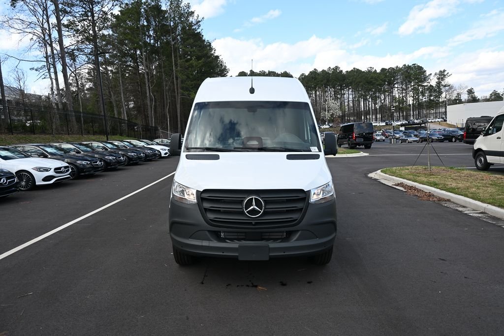 New 2026 Arctic White Mercedes-Benz Cargo 170 WB image 31
