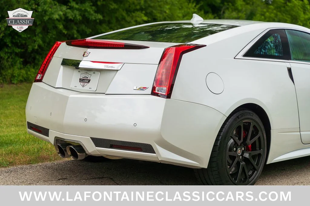 Used 2015 White Cadillac Base image 35