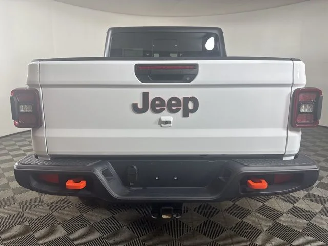 Used 2025 White Jeep Mojave image 21