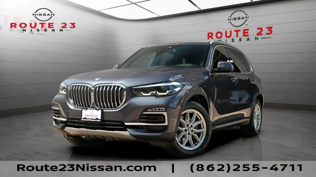 Used 2019 Gray BMW xDrive40i image 1