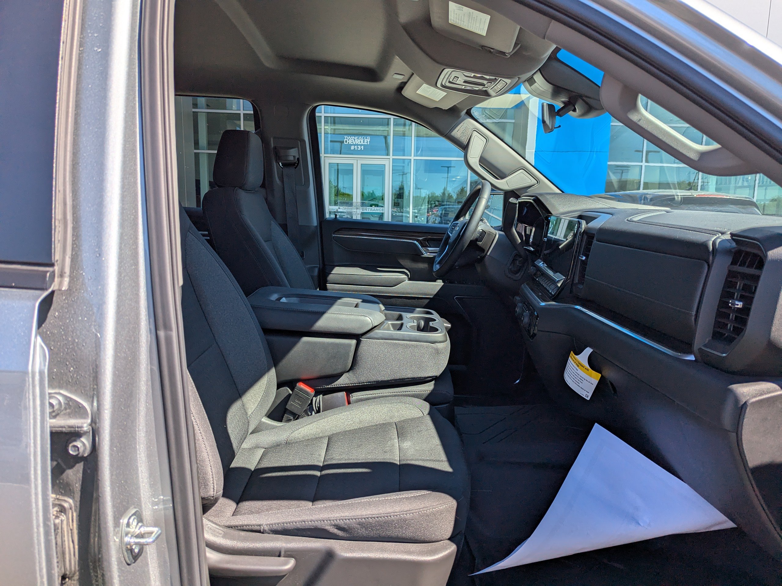 New 2025 Sterling Gray Metallic Chevrolet LT image 39