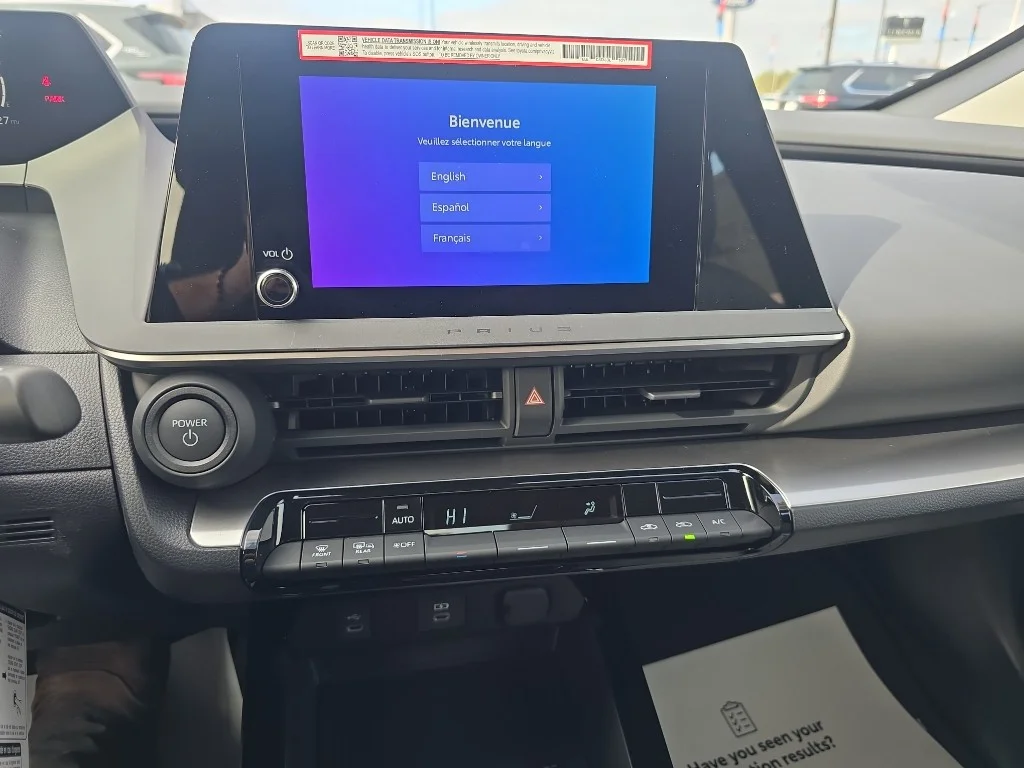 2026 Toyota Prius LE - Photo 6