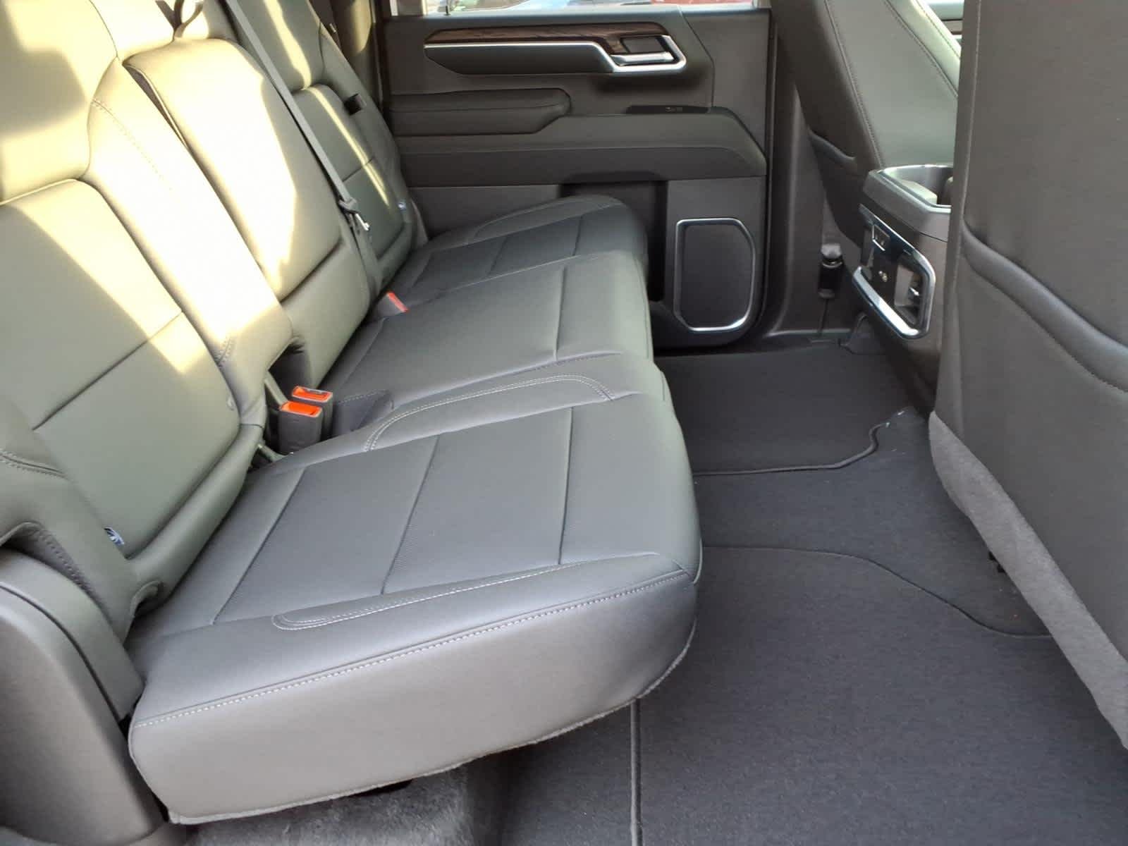 New 2026 Onyx Black GMC SLT image 7