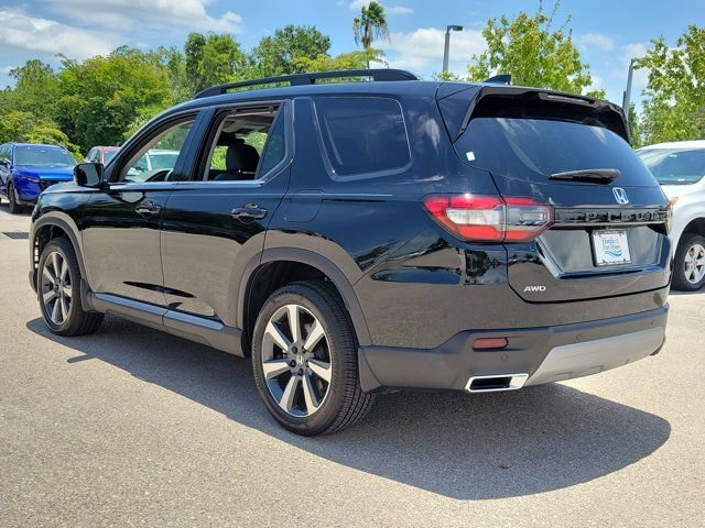 Used 2025 Crystal Black Pearl Honda Touring image 4
