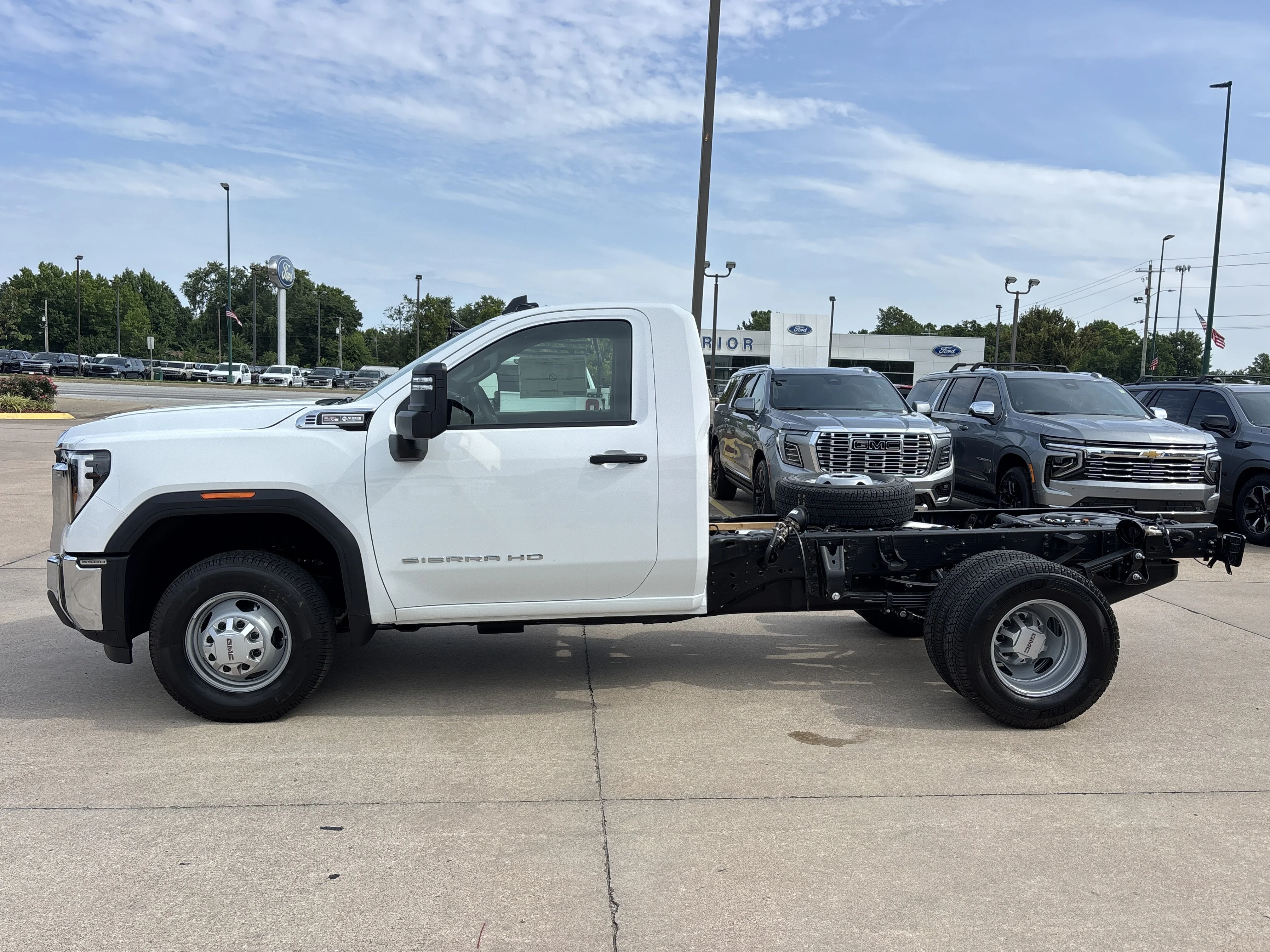 2026 GMC Sierra 3500HD Pro - Photo 6