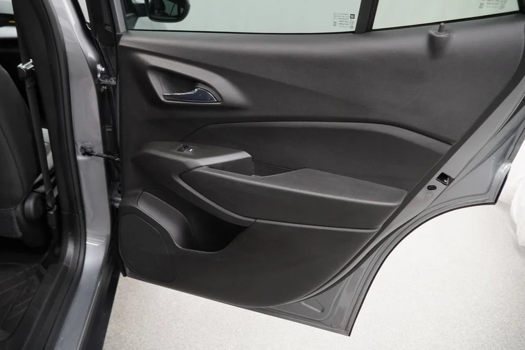 Used 2024 Sterling Gray Metallic Chevrolet LT image 27
