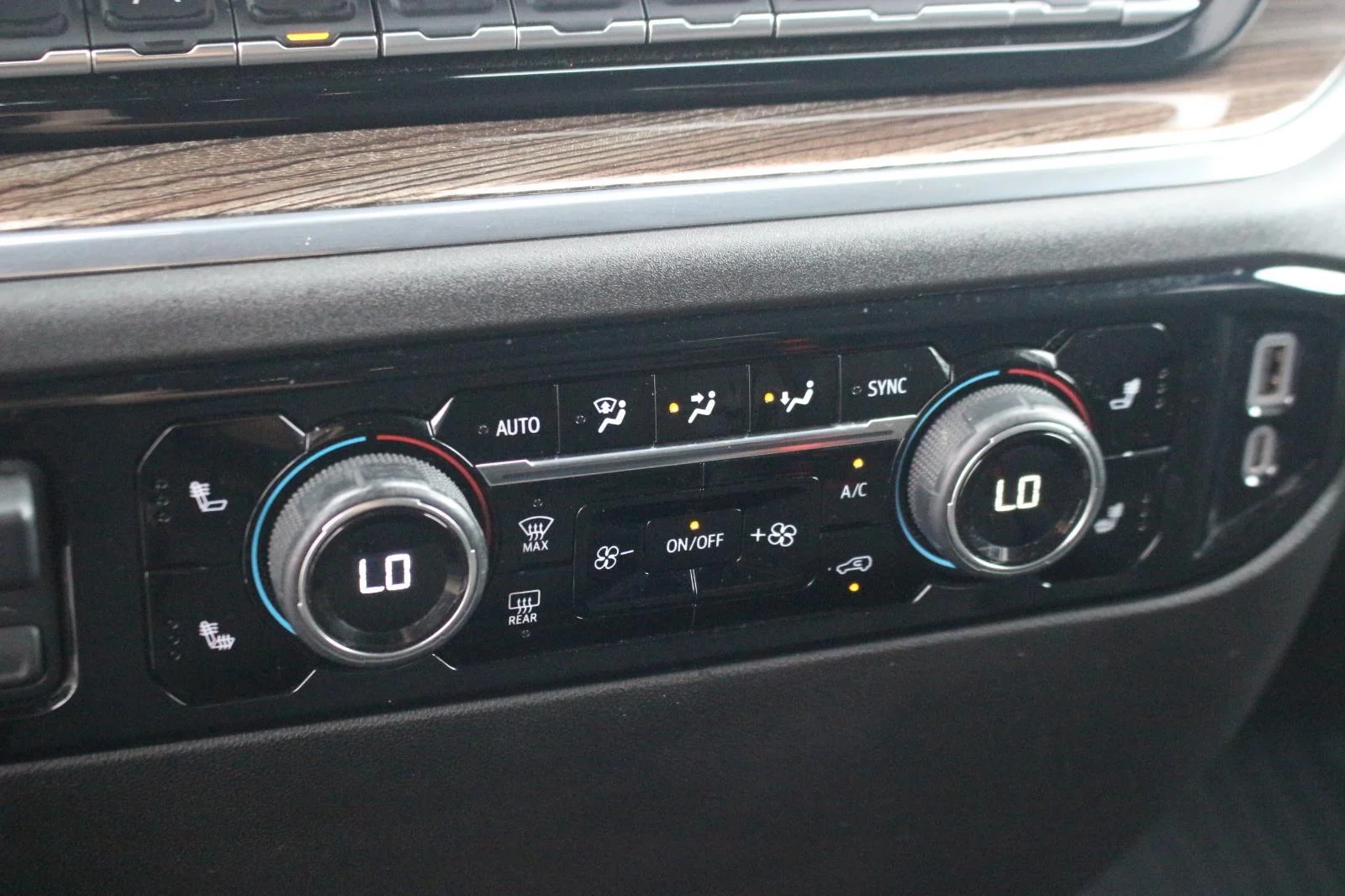 Used 2025 Riptide Blue Metallic Chevrolet LT image 25