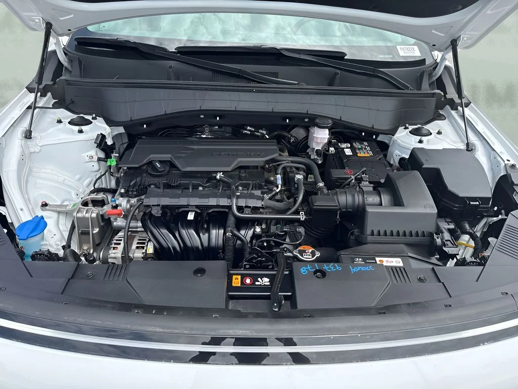 Used 2024 White Hyundai SEL image 27