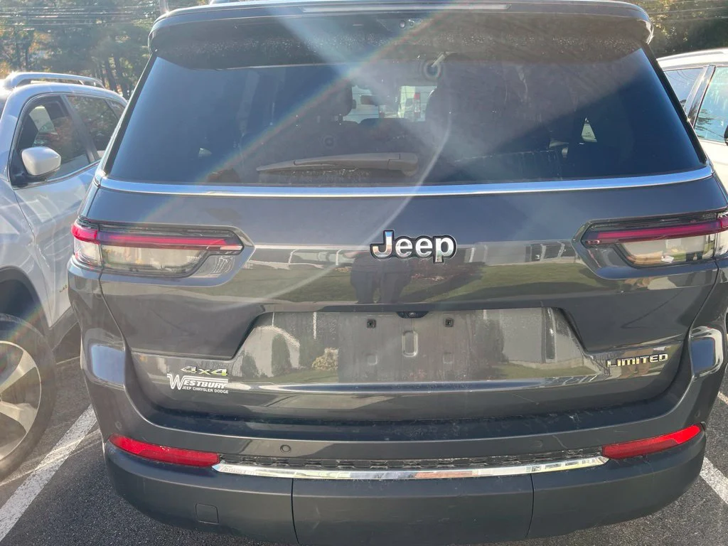 Used 2023 Gray Jeep Limited image 6
