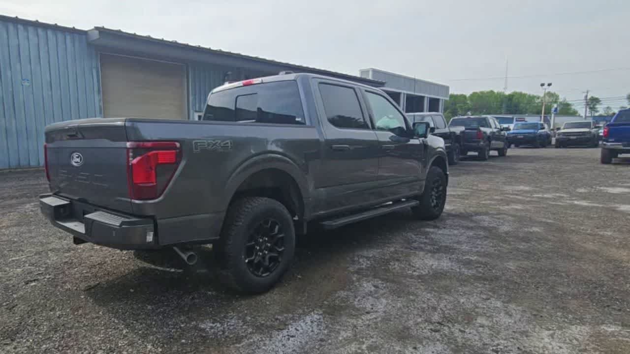 New 2026 Carbonized Gray Metallic Ford XLT image 8