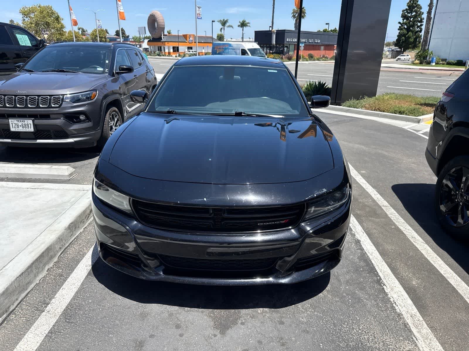Used 2022 Pitch Black Clearcoat Dodge SXT image 19