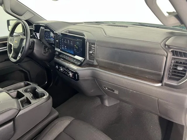 Used 2024 White Chevrolet LT image 39