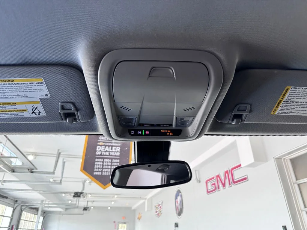 Used 2022 White GMC SLE image 26