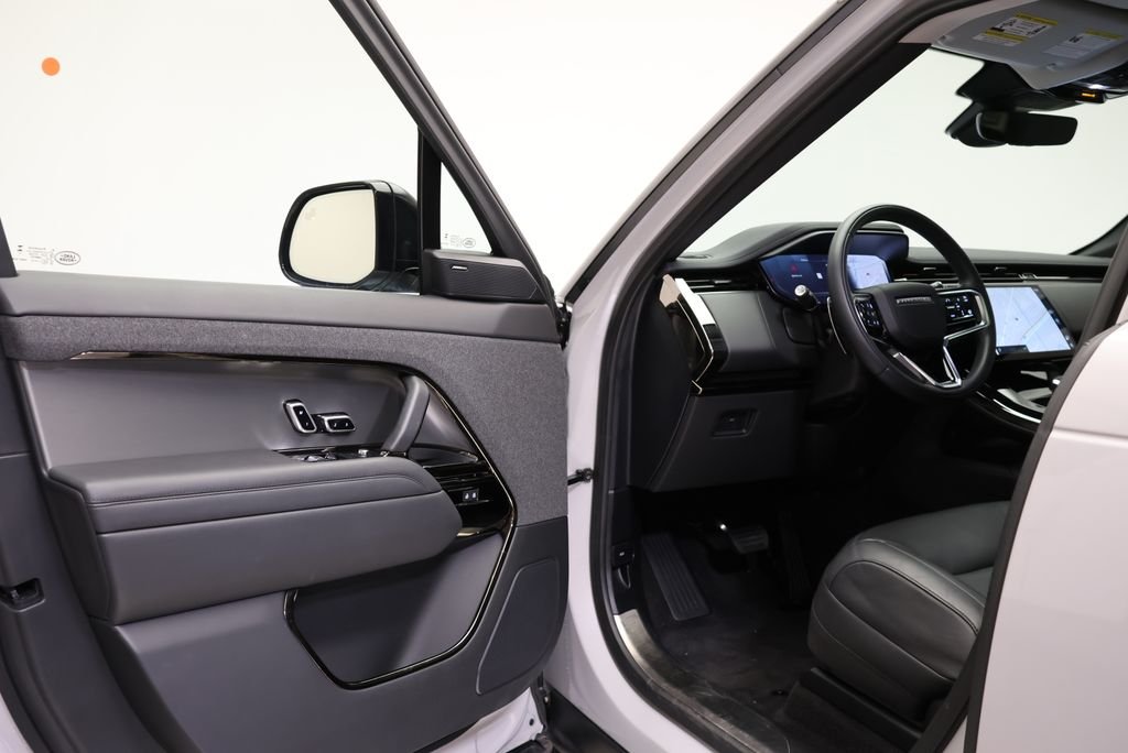Used 2024 Borasco Gray Metallic Land Rover SE image 27