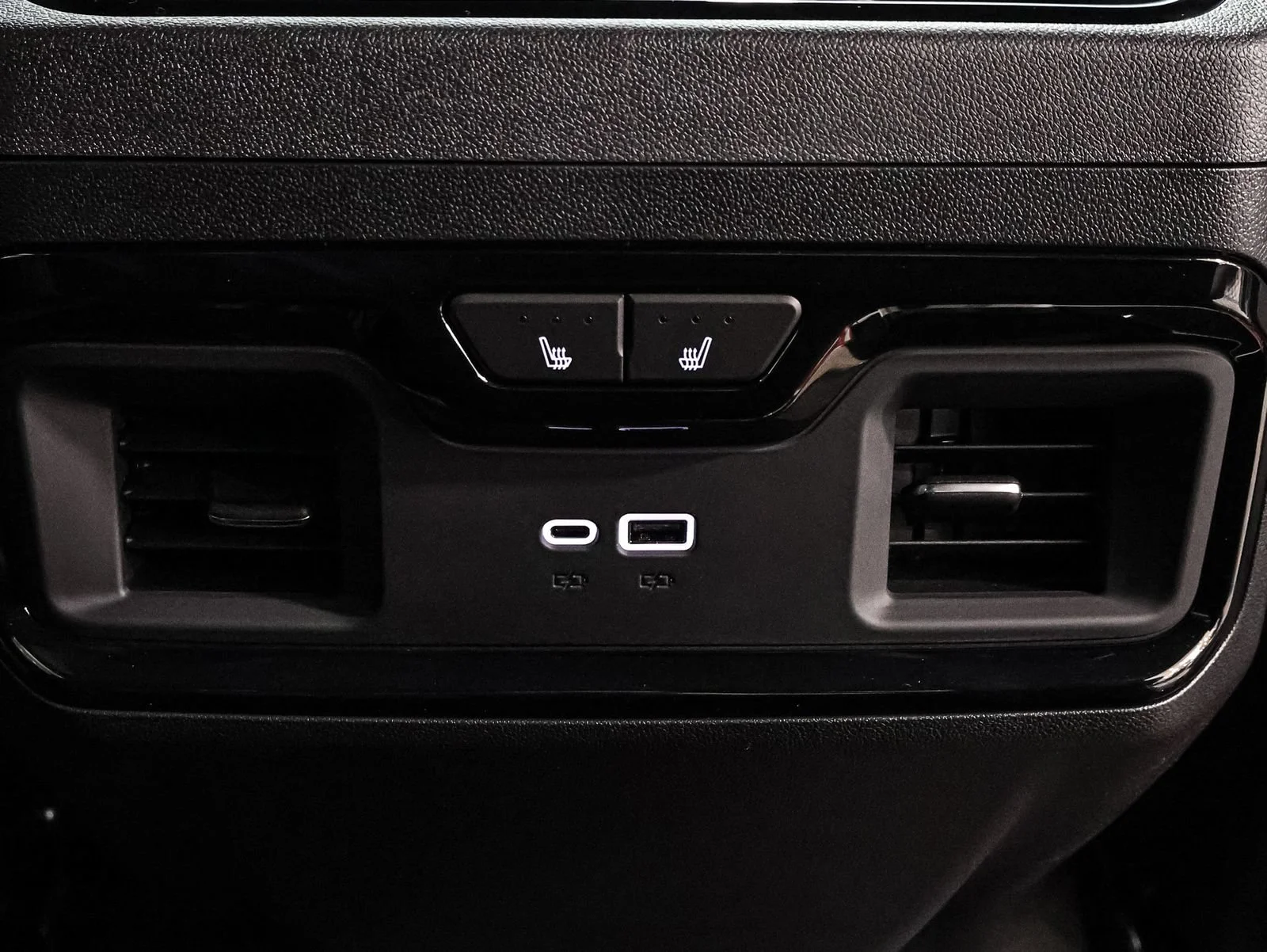 2026 GMC Sierra 2500HD AT4 - Photo 27