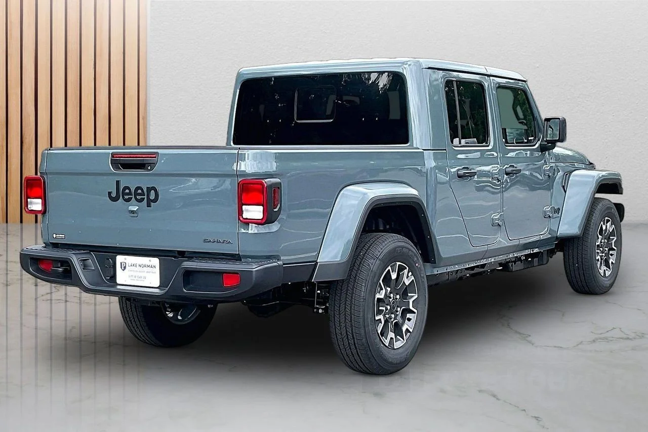 New 2026 Anvil Clear-Coat Exterior Paint Jeep Sahara image 9