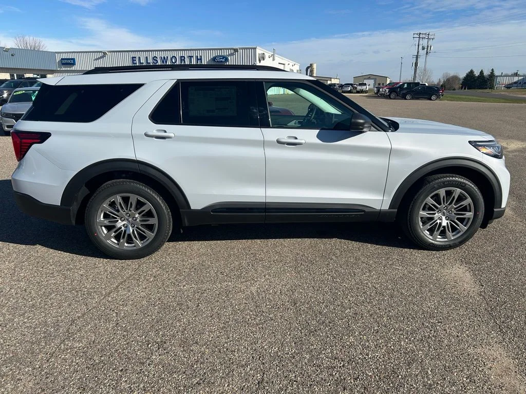 New 2026 Space White Metallic Ford Active image 8