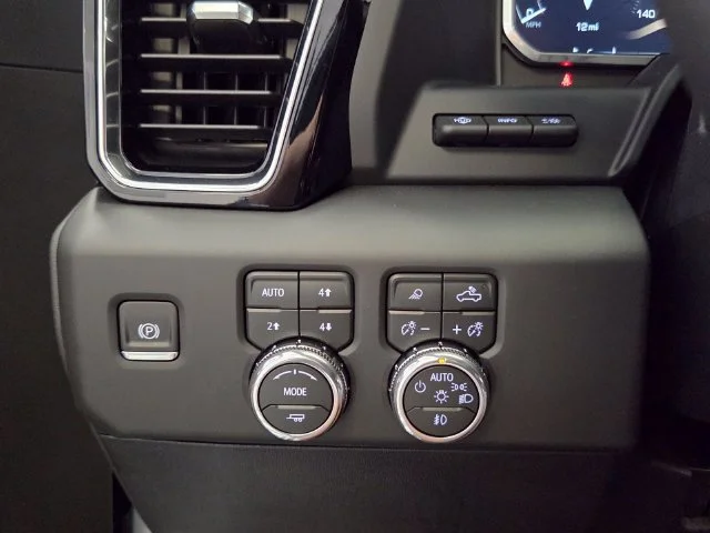 New 2026 Glacier White Tricoat GMC Denali Ultimate image 31