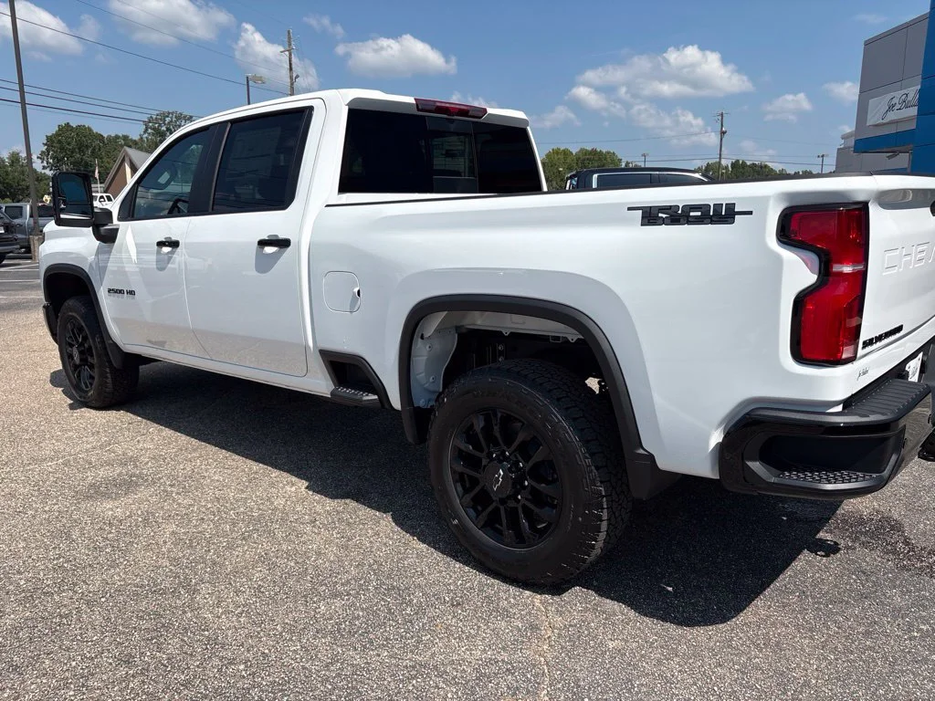 New 2026 Summit White Chevrolet LT image 31