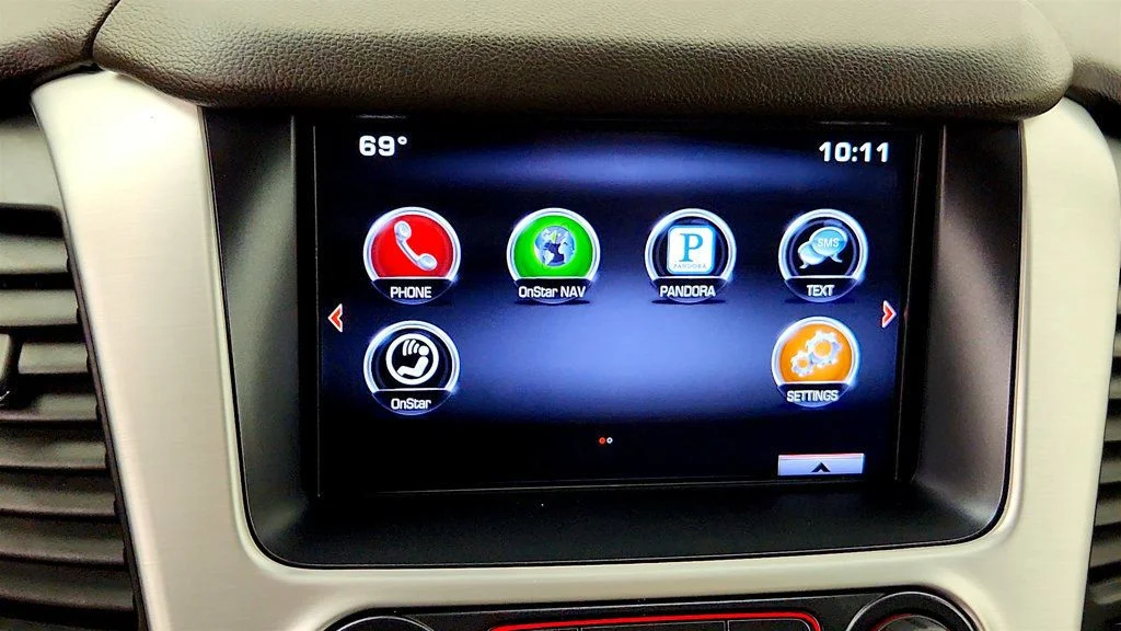 Used 2015 Onyx Black GMC 2WD 4dr SLE w/ HD Trailering Package image 19