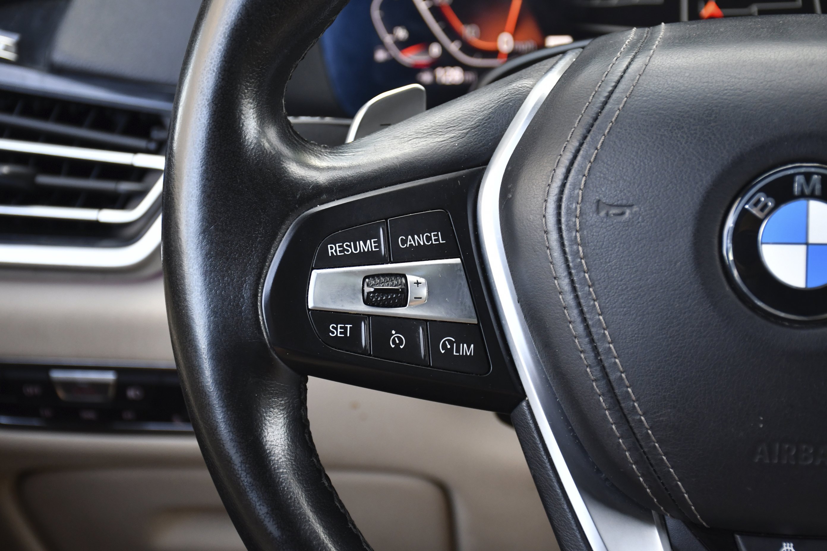 Used 2019 Phytonic Blue Metallic BMW xDrive40i image 8