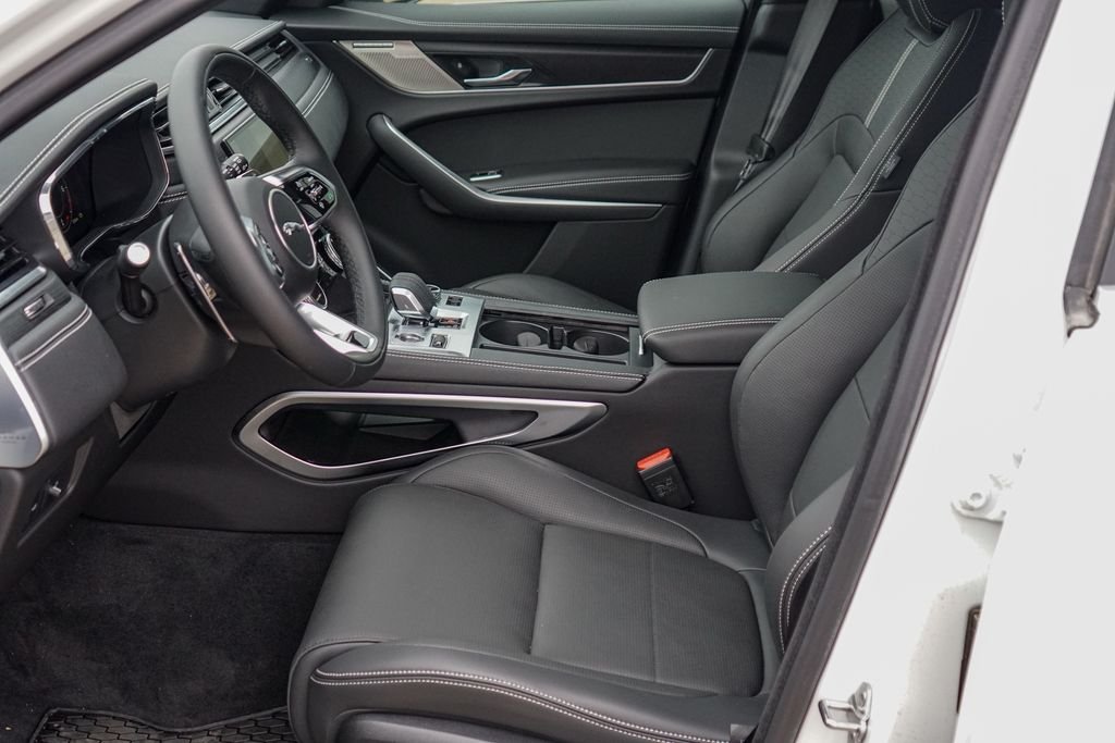 2026 Jaguar F-Pace R-Dynamic S - Photo 10