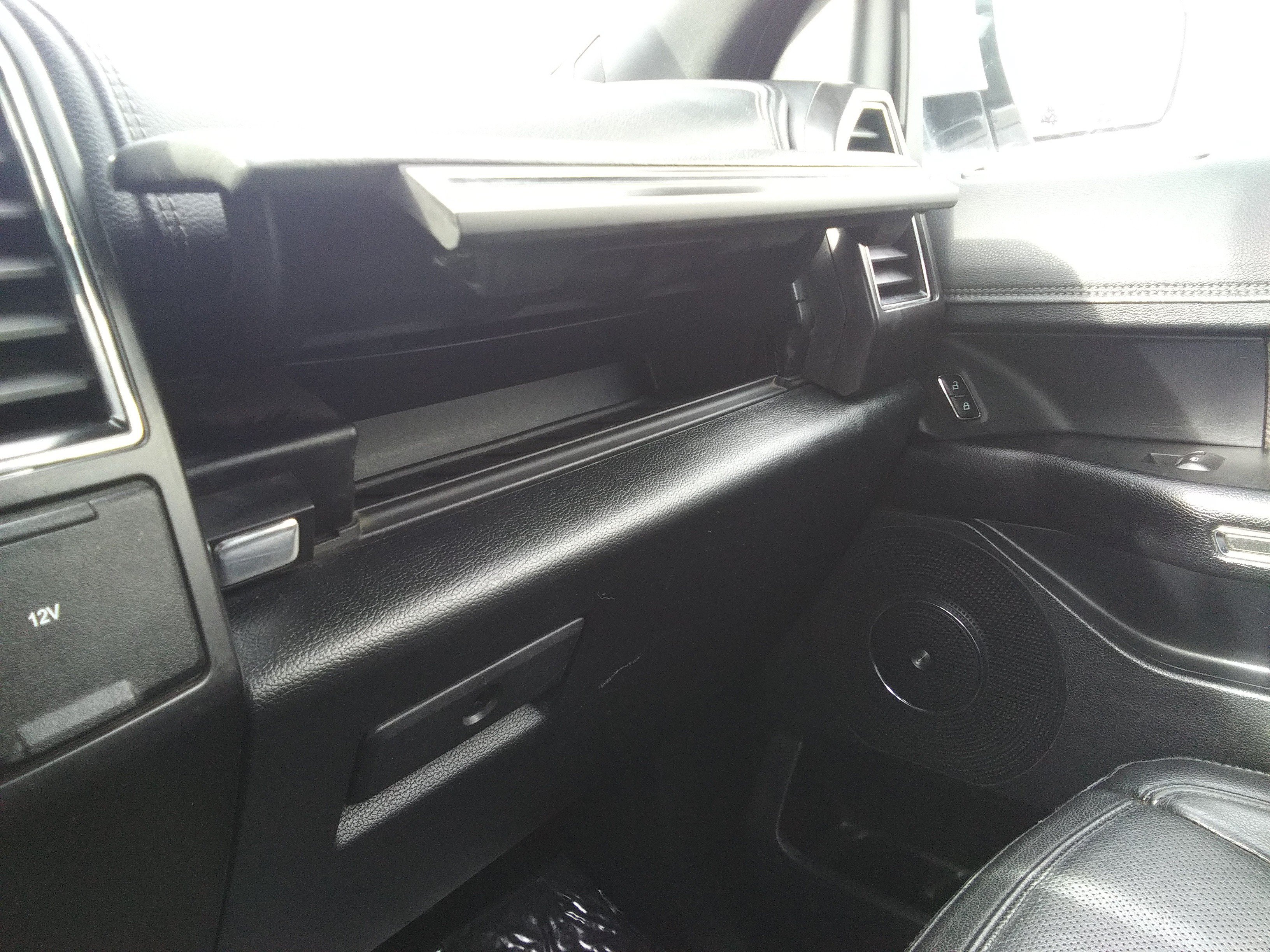 Used 2020 White Ford Limited image 26