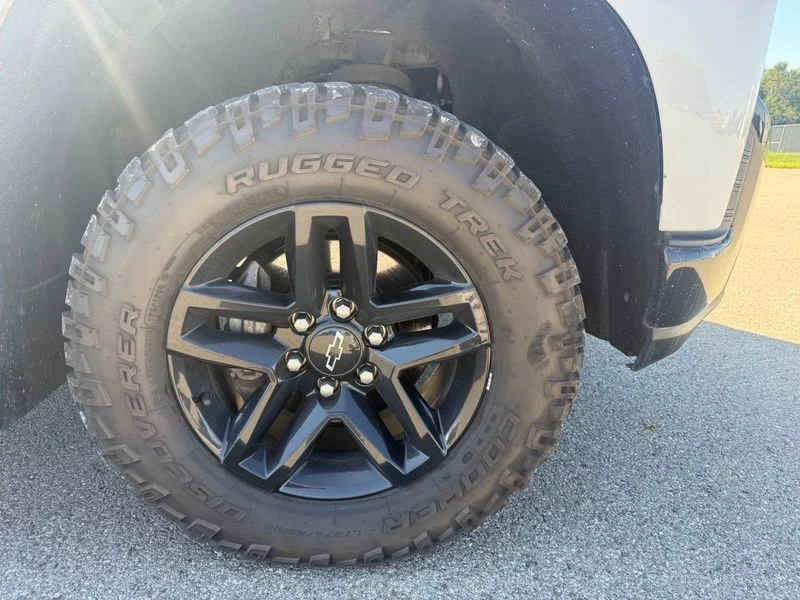 Used 2020 White Chevrolet LT Trail Boss image 14