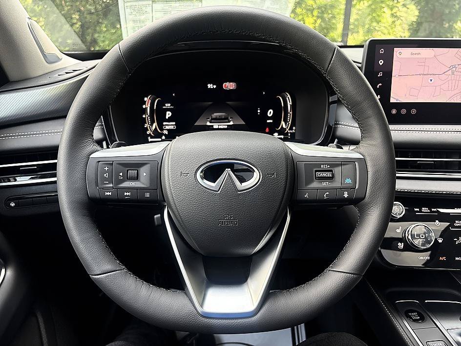 New 2027 Radiant White INFINITI LUXE image 13
