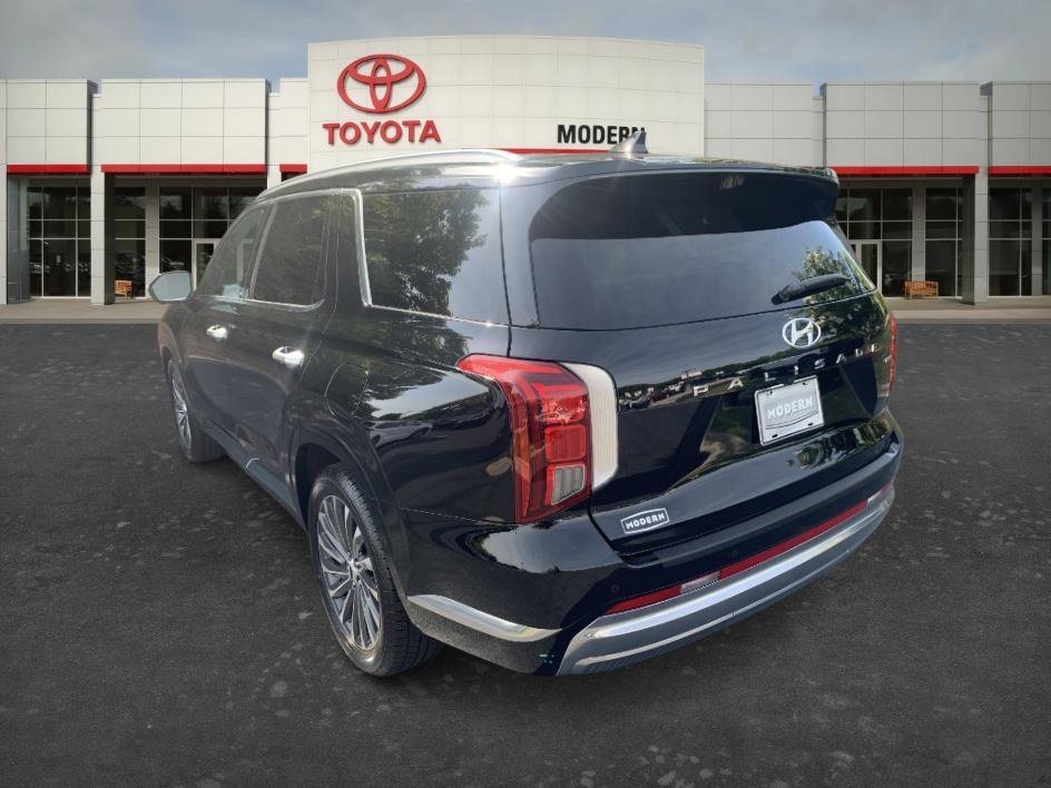 Used 2024 Abyss Black Pearl Hyundai Calligraphy image 6