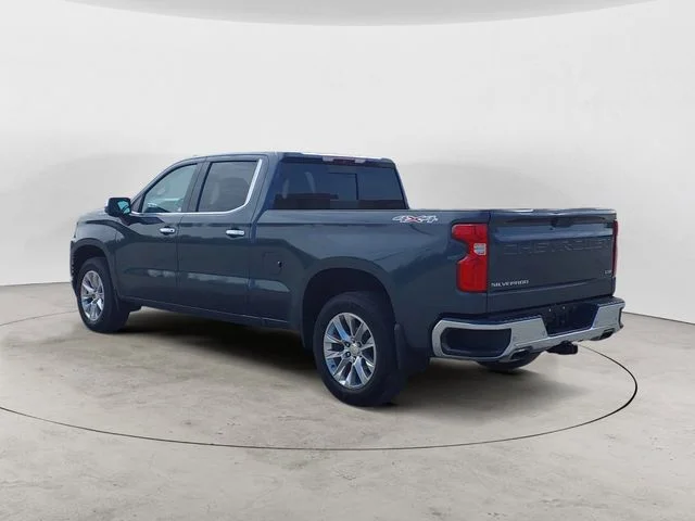 Used 2019 Shadow Gray Metallic Chevrolet LTZ image 3