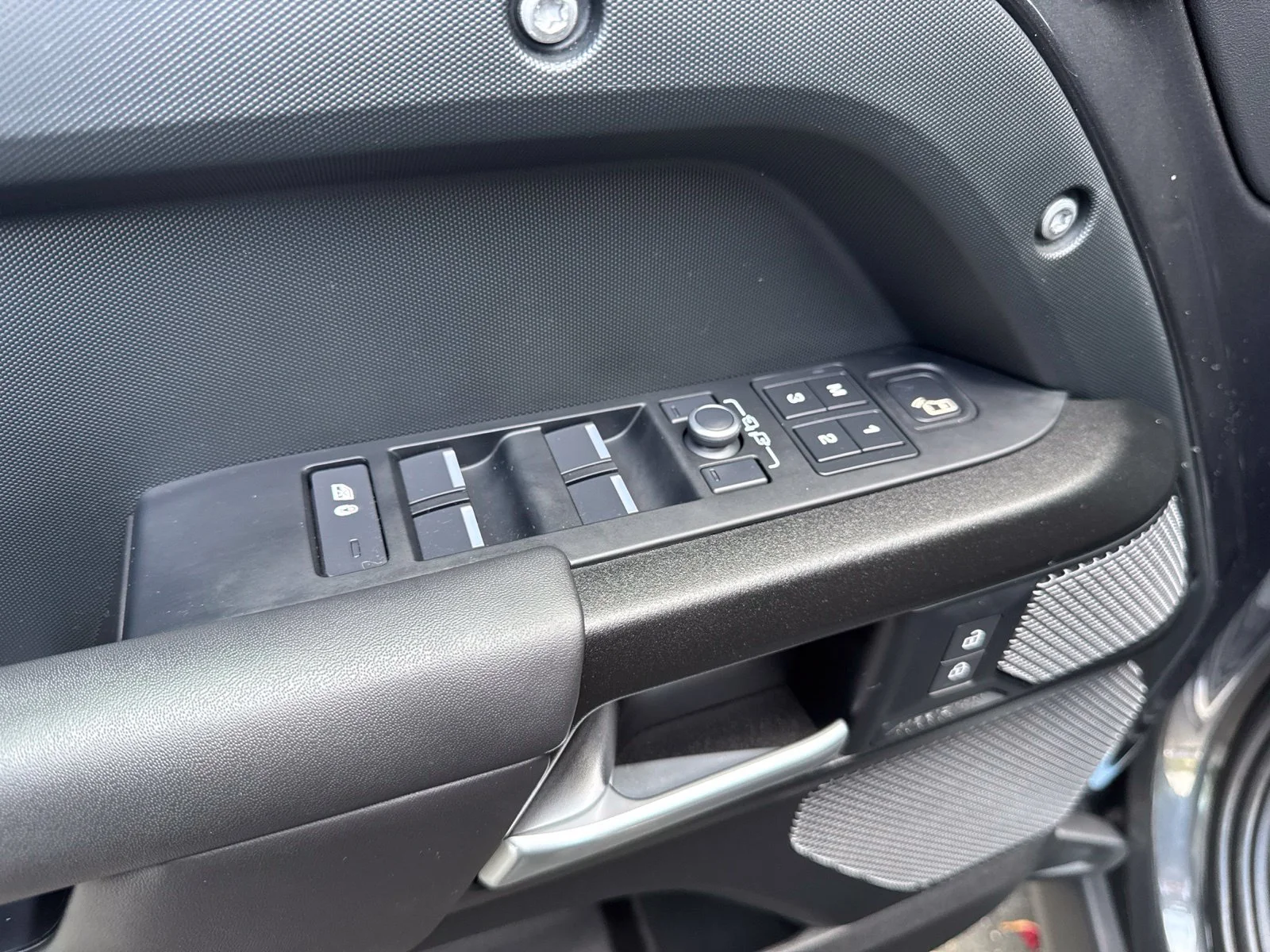 Used 2023 Carpathian Grey Land Rover Carpathian Edition image 39