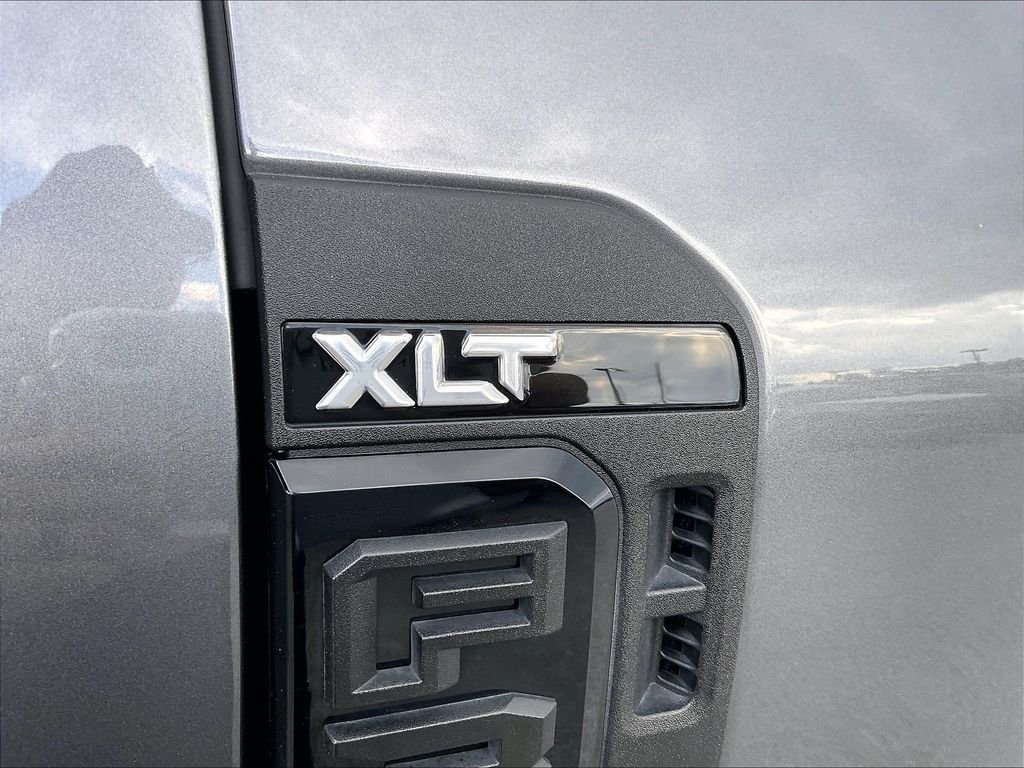 Used 2024 Carbonized Gray Metallic Ford XLT image 28