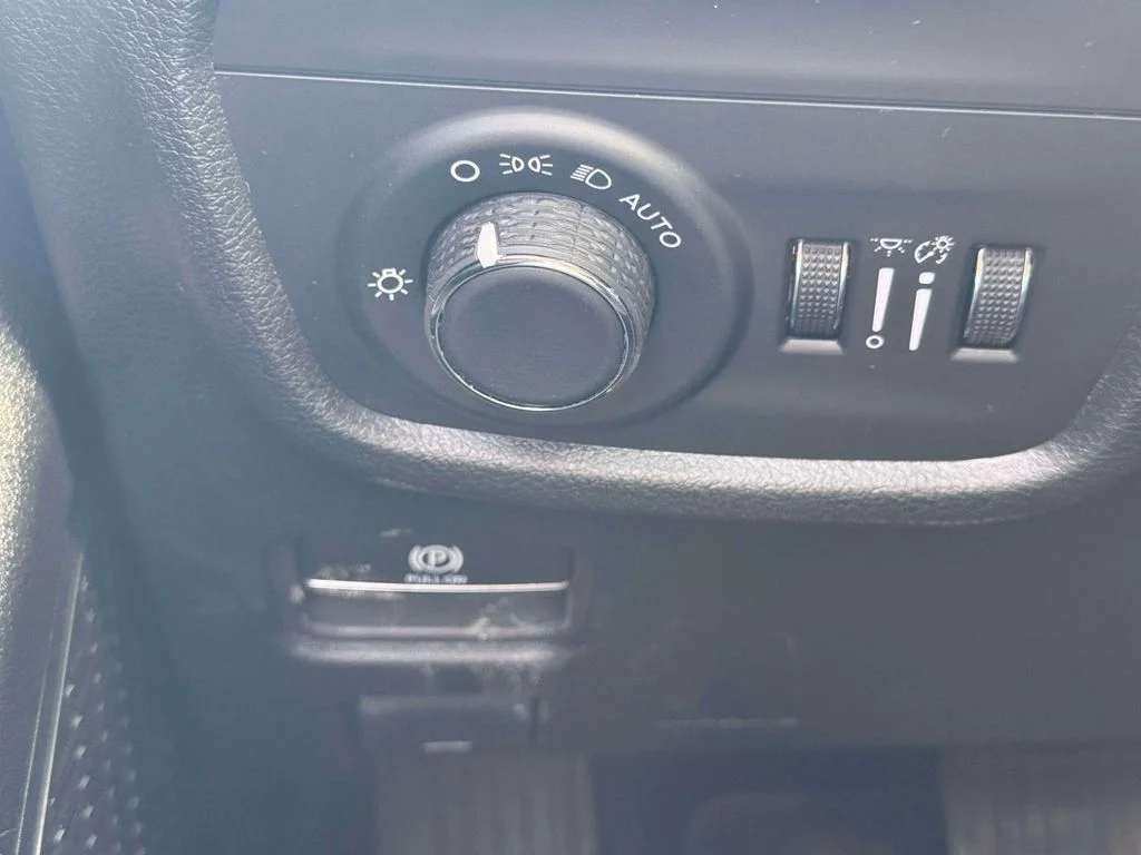 New 2026 Red Jeep Altitude image 17