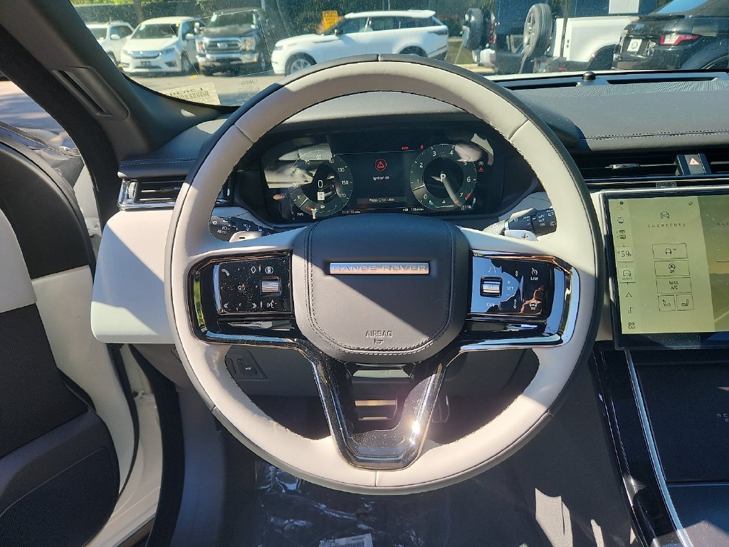 New 2026 Fuji White LAND ROVER  image 9