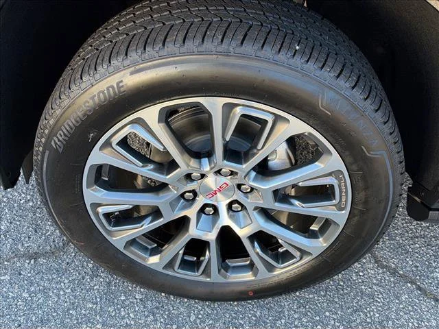 2026 GMC Yukon XL Denali - Photo 19