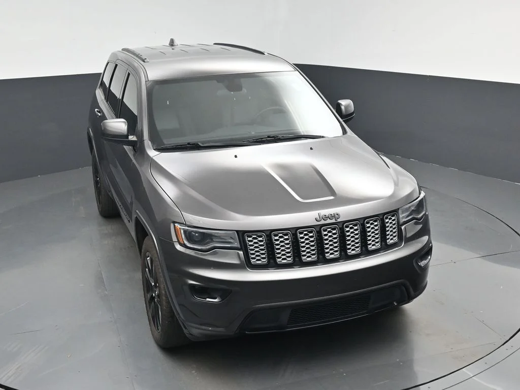 Used 2021 Gray Jeep Laredo X image 26