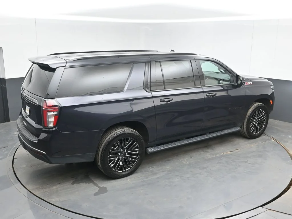Used 2022 Gray Chevrolet Z71 image 33