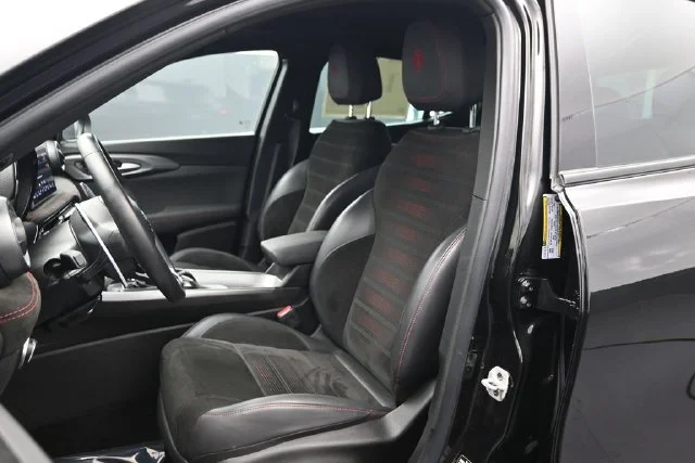 Used 2024 Black Alfa Romeo Veloce image 5