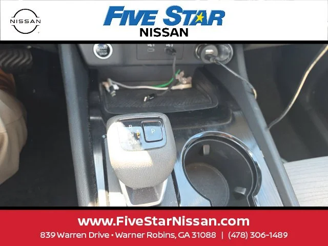 Used 2021 Blue Nissan SV image 17