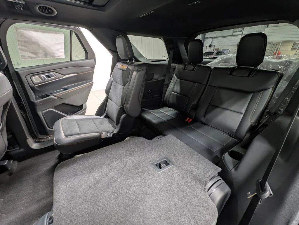 New 2026 Carbonized Gray Metallic Ford Tremor® image 15
