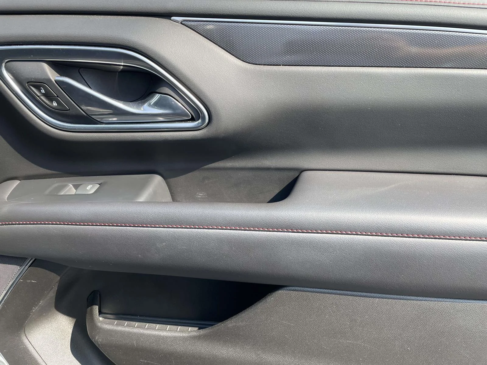 2021 Chevrolet Suburban RST - Photo 8